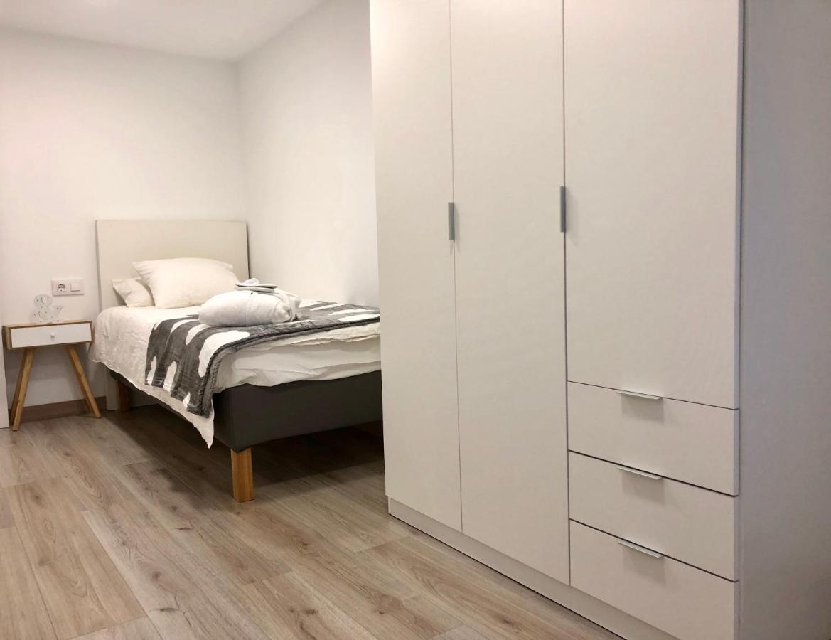 Monresidence Cavall Bernat Manresa Eksteriør billede